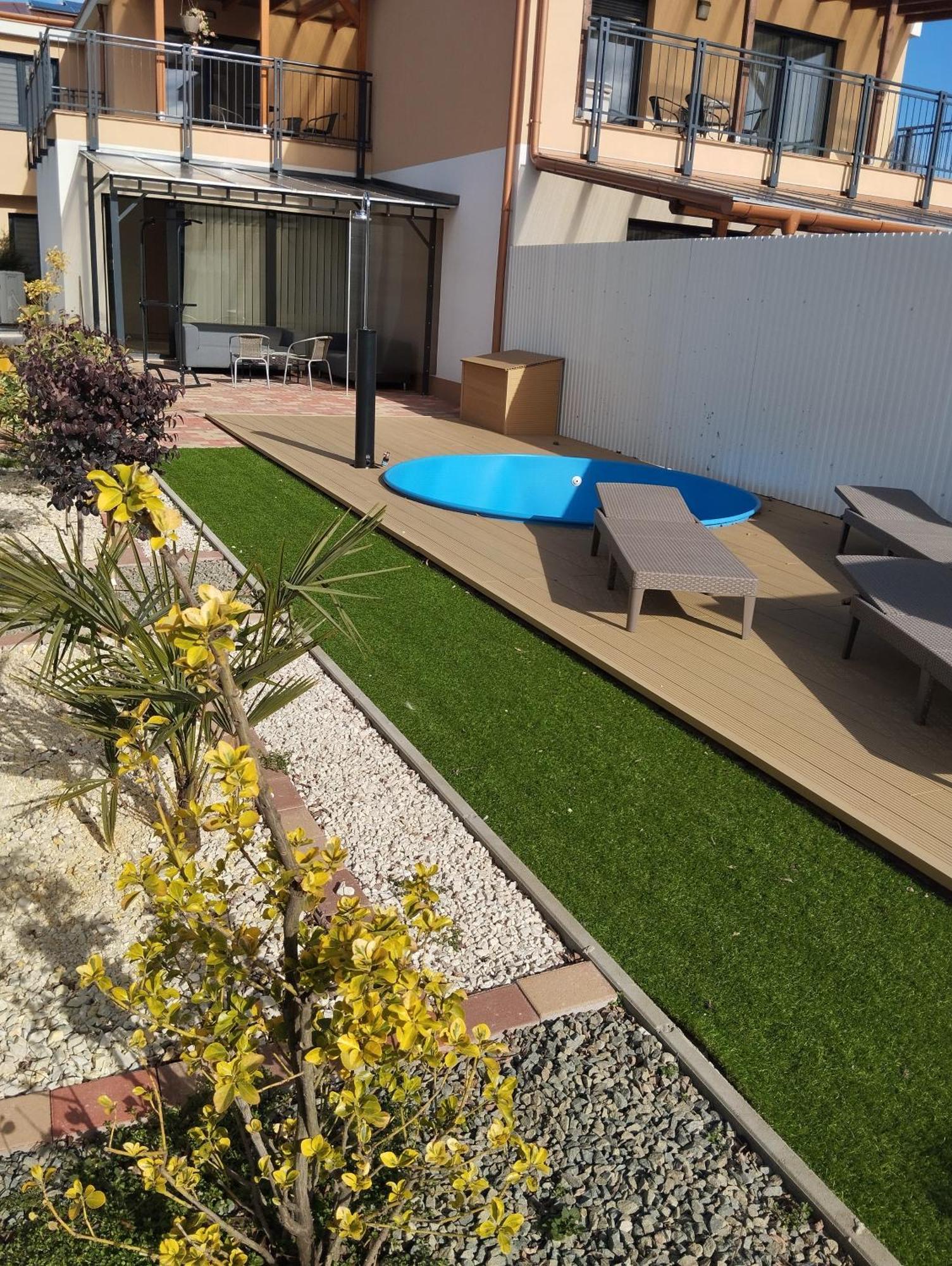 Sarkcsillag Teljes Csaladihaz- Star Complete Family House Apartment Seghedin Exterior foto